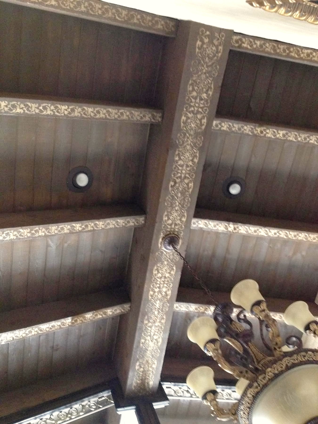 Decorative ceiling with Roman clay beams